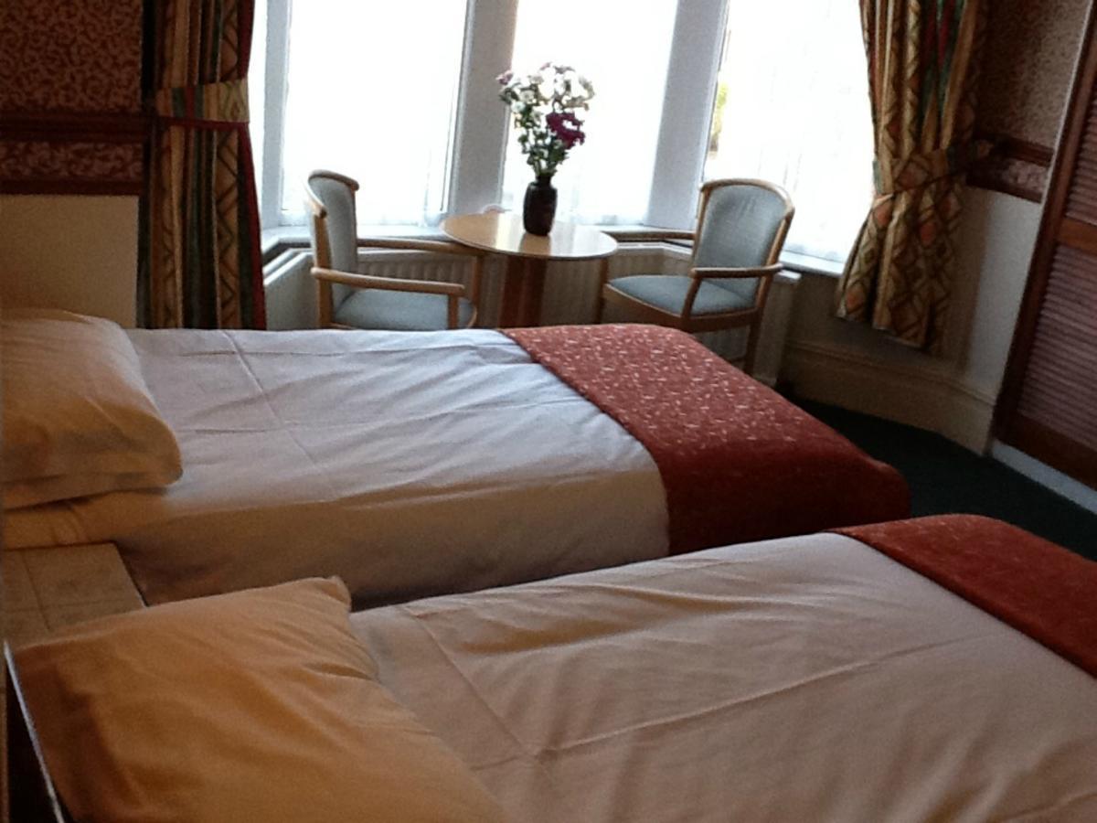 Penrhys Hotel Cardiff Buitenkant foto